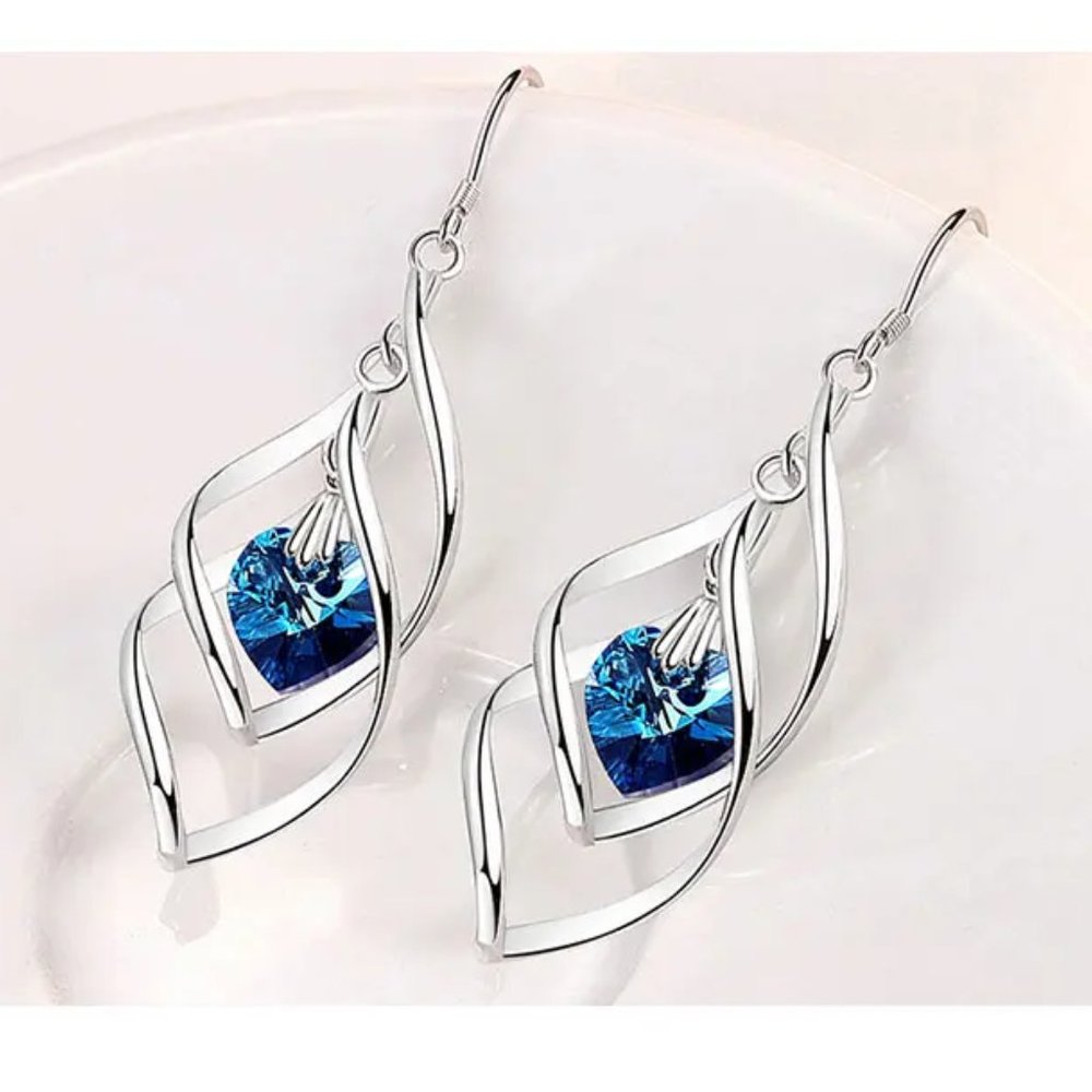Beautiful .925 Sterling Silver and Blue Heart Drop Earrings " Hypoallergenic" - Picture 4 of 4